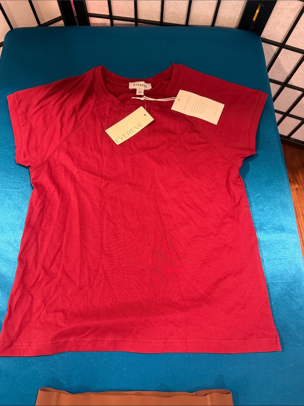 Evereve Red Short Sleeve Crewneck Tee